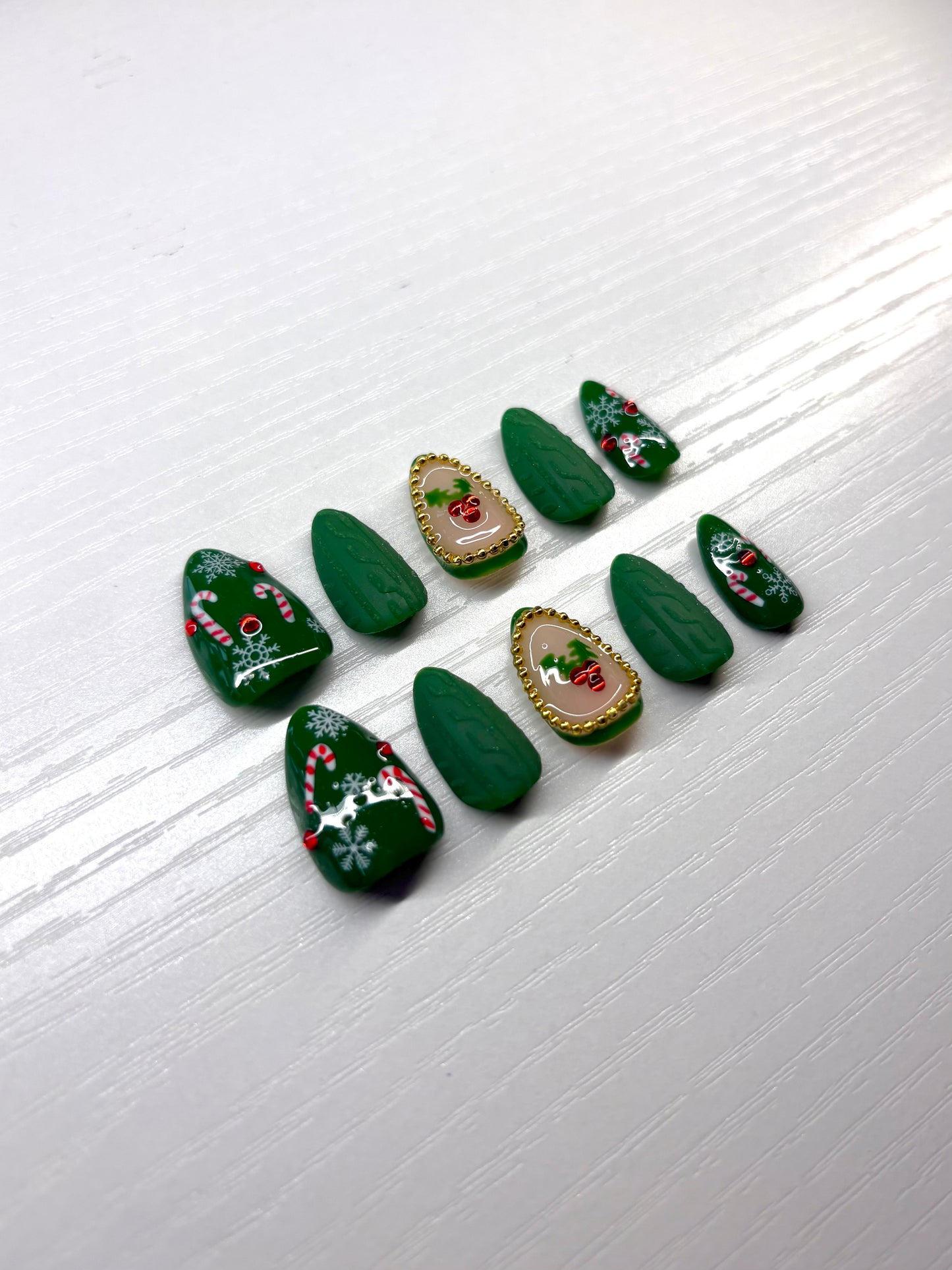 Holiday Green Sweater Press-On Nails
